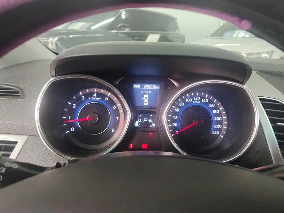 Hyundai Elantra Langdong — миниатюра 14
