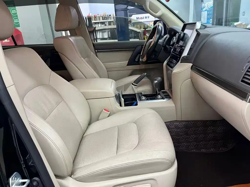 Toyota Land Cruiser — миниатюра 6