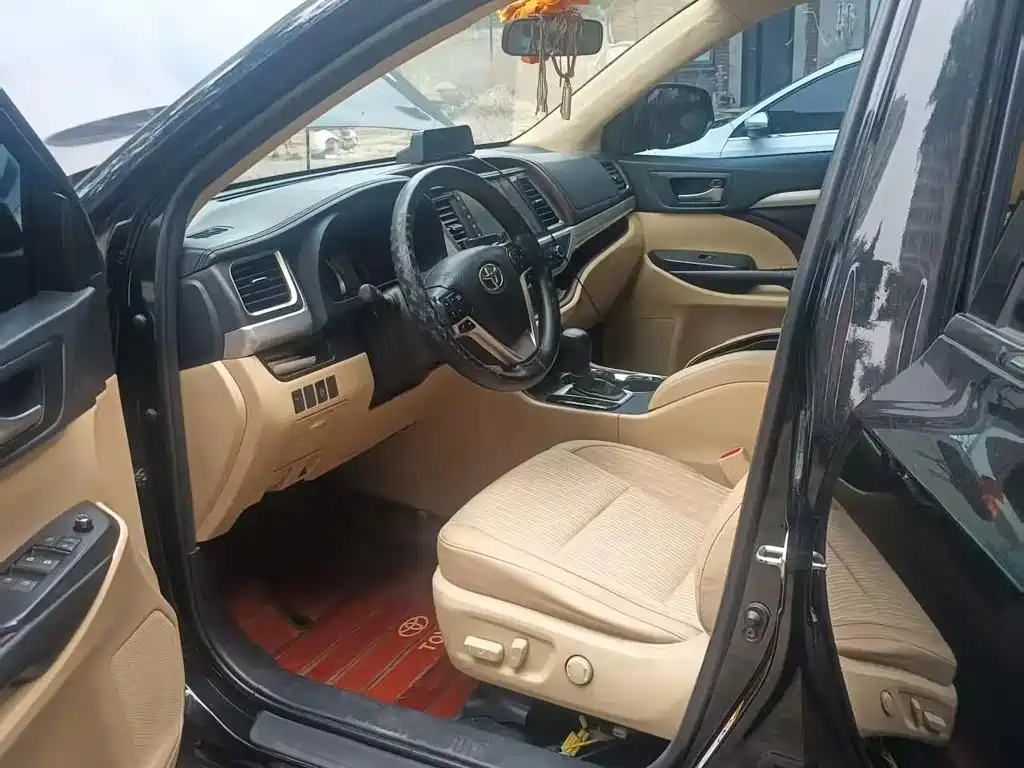 Toyota Highlander — миниатюра 5