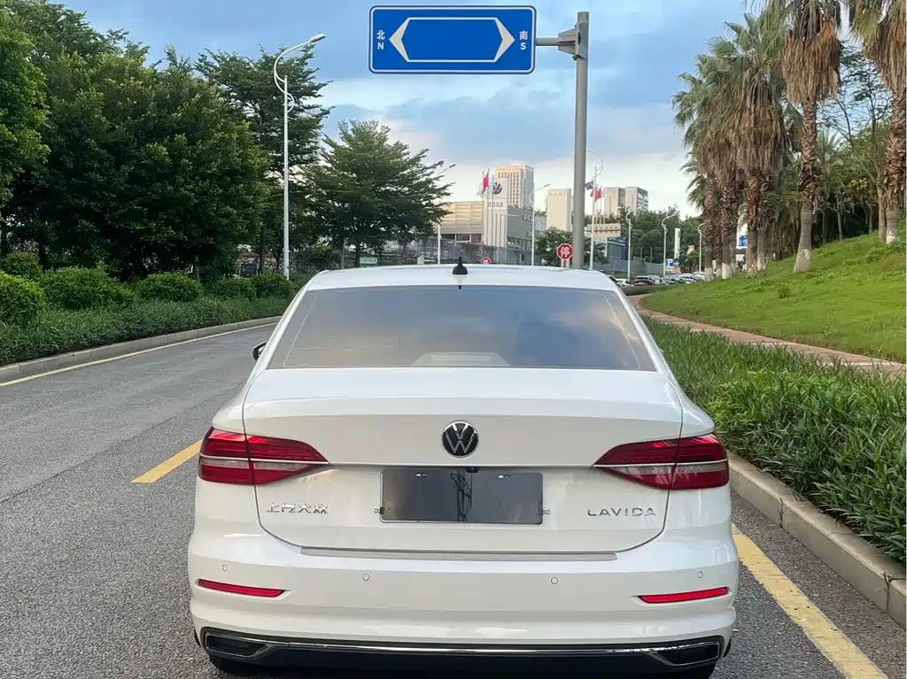 Volkswagen Lavida — миниатюра 3