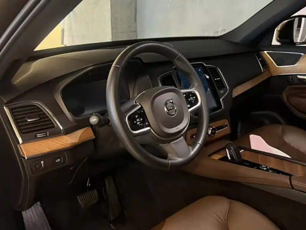 Volvo XC90 — миниатюра 3