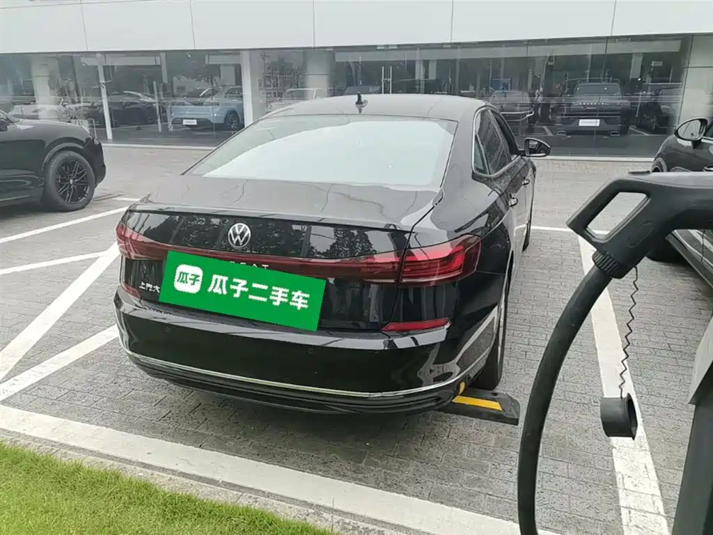Volkswagen Passat 2025 280TSI