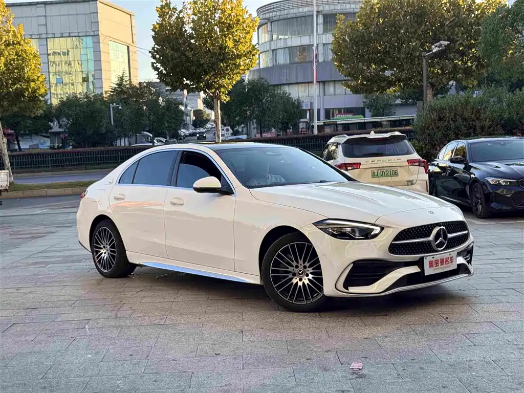 Mercedes-Benz C-Class — миниатюра 3