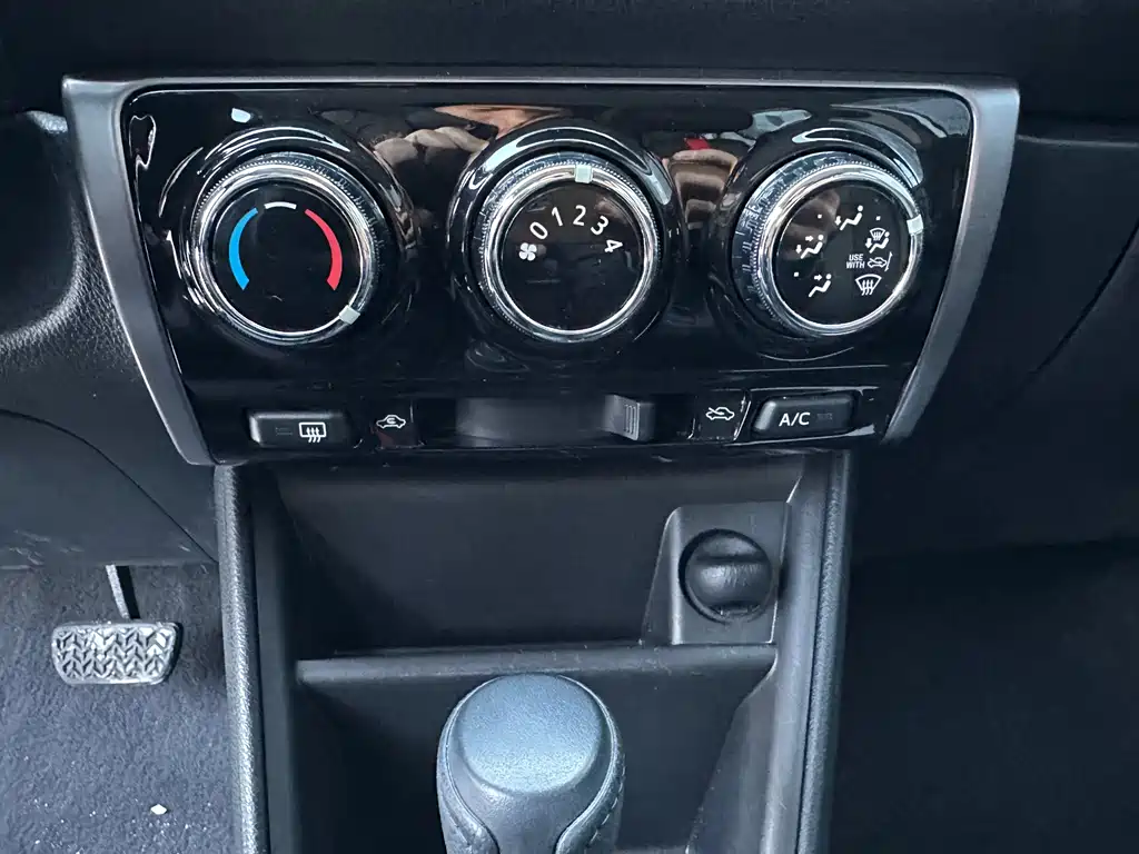 TOYOTA YARIS L ZHIXUAN