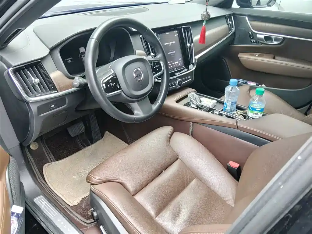 Volvo S90 2023 B5 Luxury