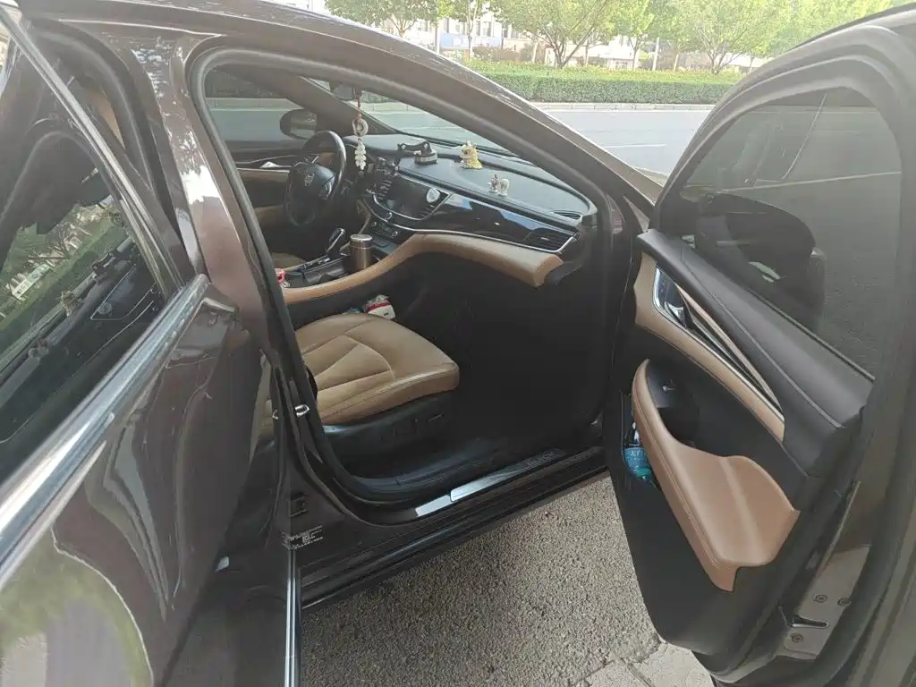 Buick LaCrosse — миниатюра 18