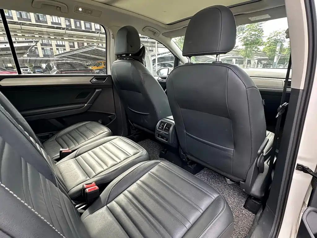 Volkswagen Touran — миниатюра 18