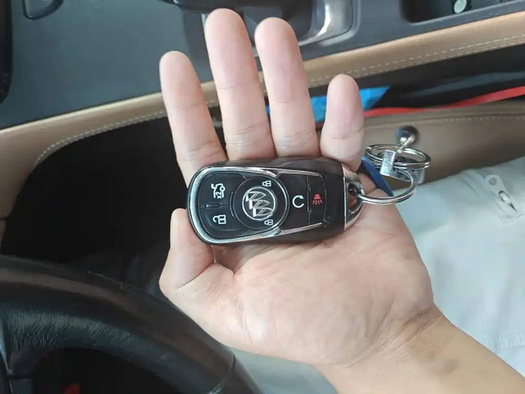 Buick LaCrosse — миниатюра 12