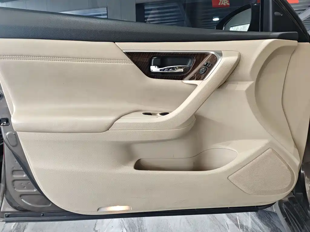 Nissan Altima 2014 2.0L XL Upper