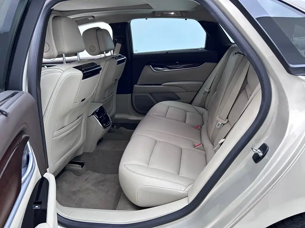 Cadillac XTS — миниатюра 9
