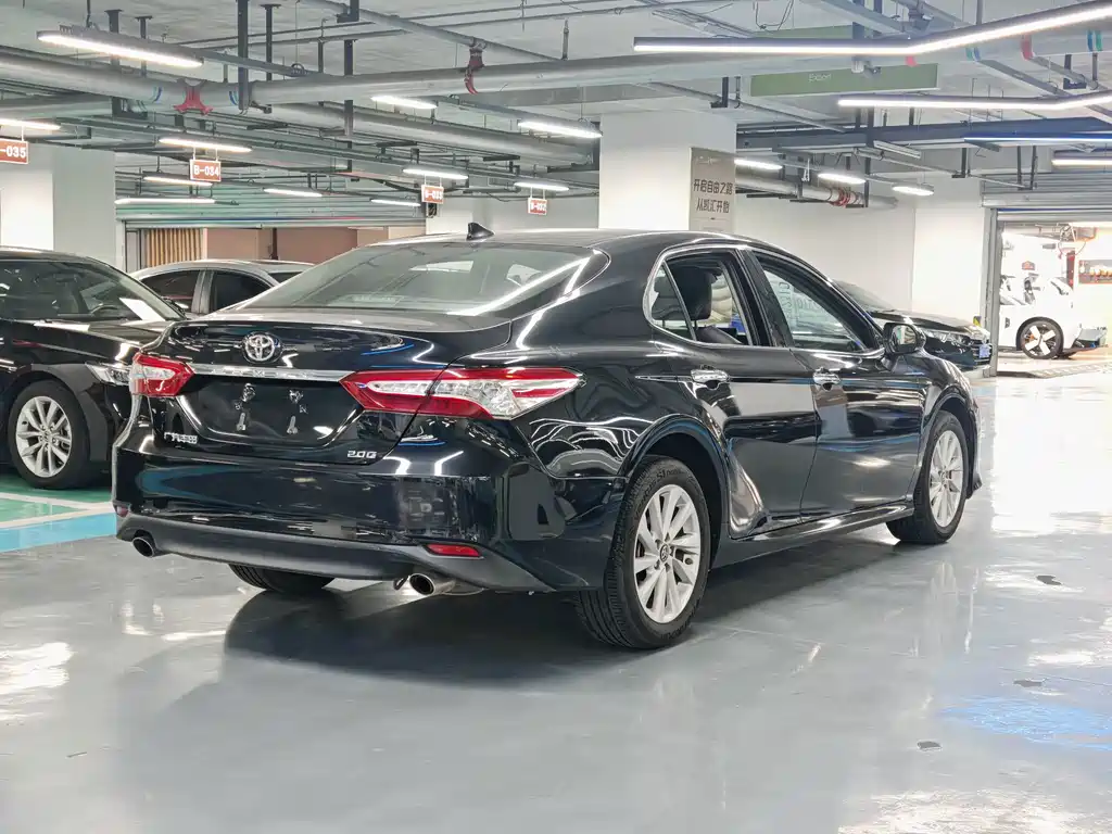 Toyota Camry — миниатюра 15