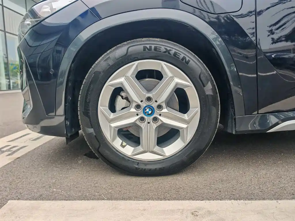 BMW iX1 — миниатюра 5
