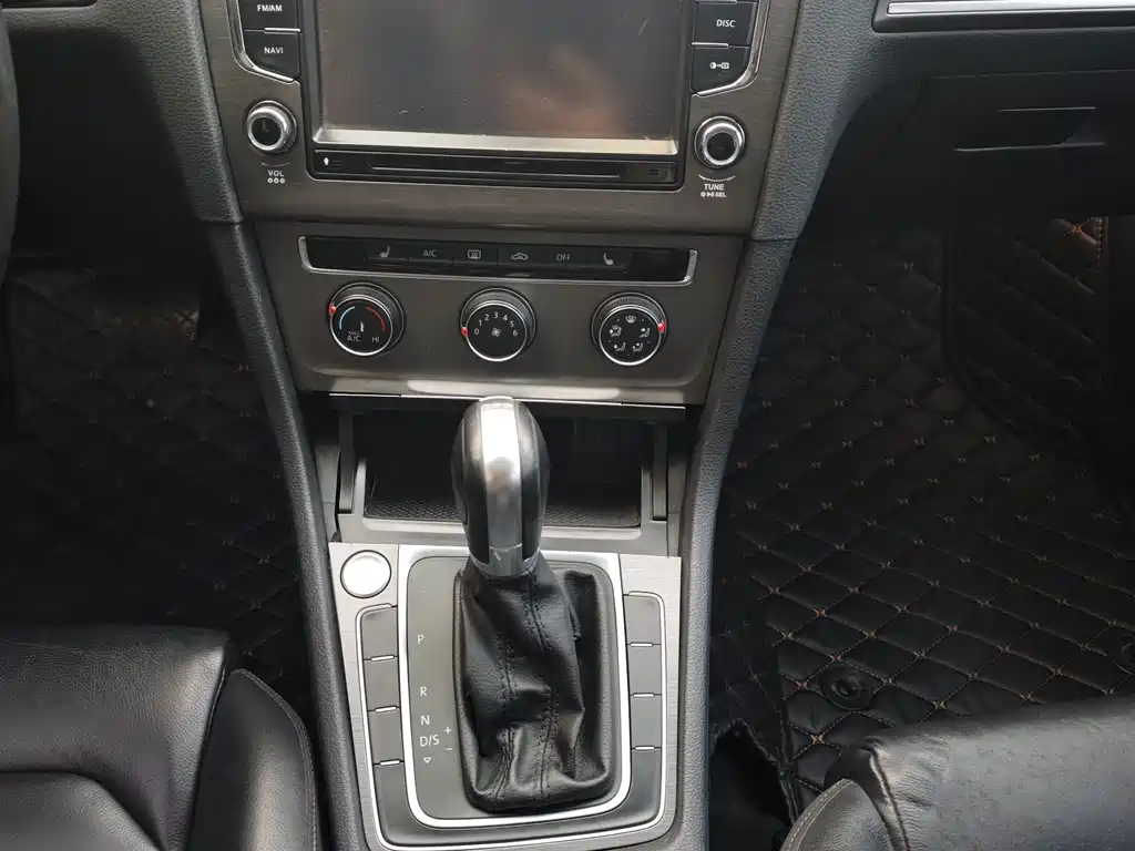 Volkswagen Golf — миниатюра 8