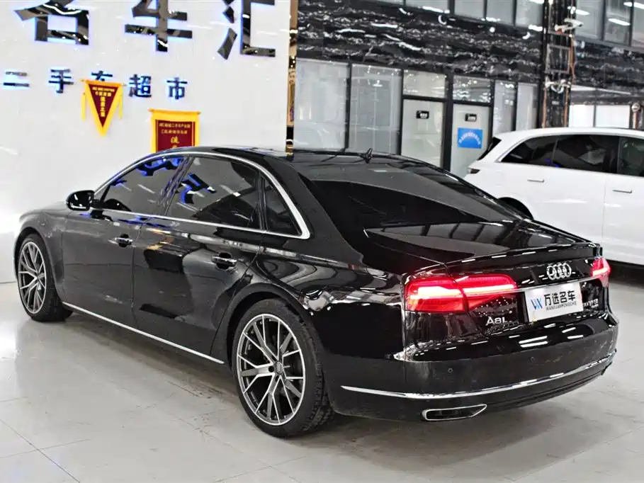 AUDI A8
