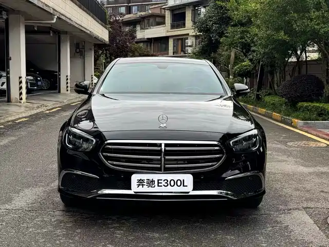 Mercedes-Benz E-Class 2019 E 300 L Luxury