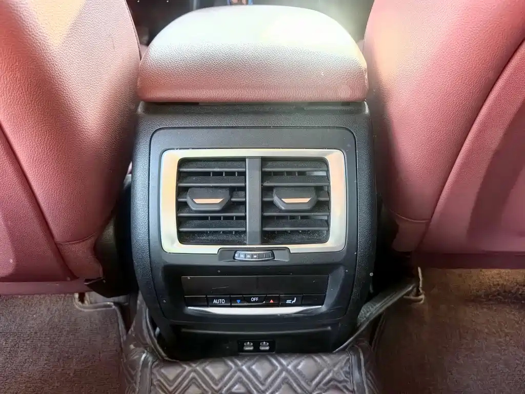 BMW iX3 — миниатюра 15