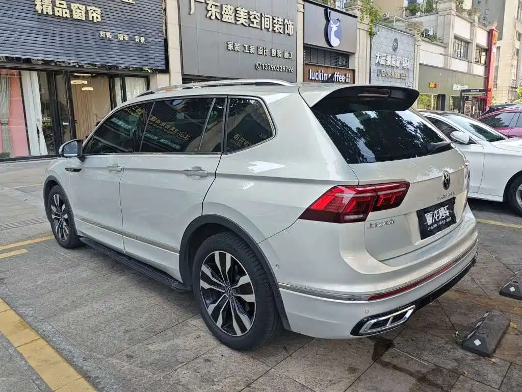 Volkswagen Tiguan L — миниатюра 10
