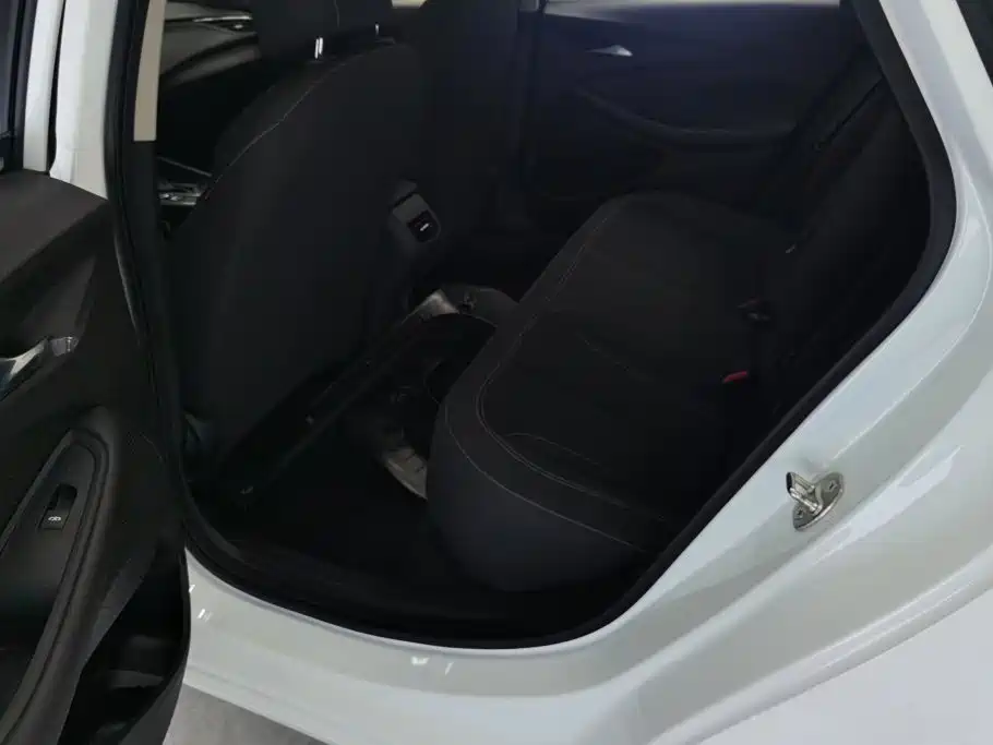 Buick Verano — миниатюра 11