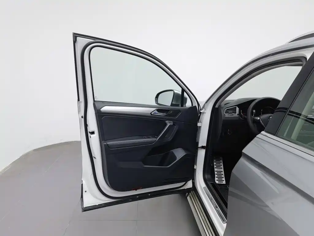 Volkswagen Tiguan L — миниатюра 8