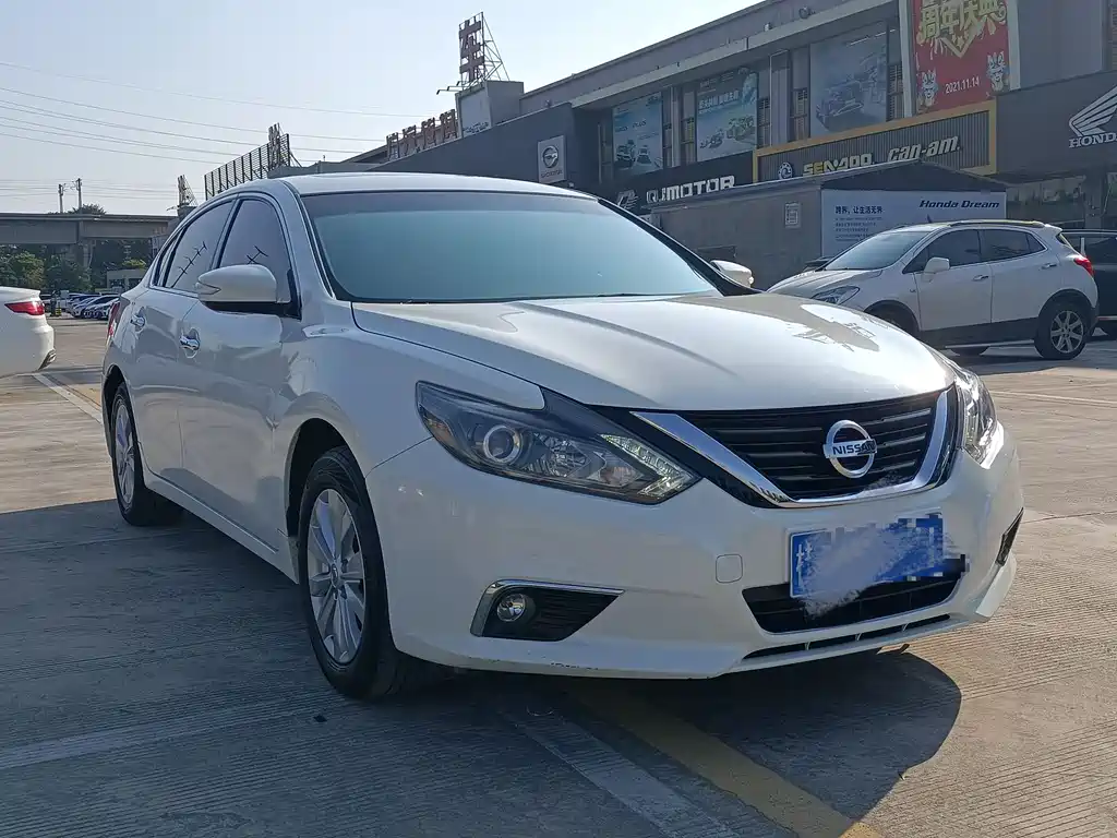 NISSAN TEANA