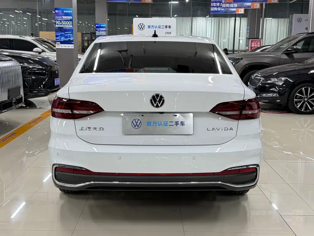 Volkswagen Lavida — миниатюра 5