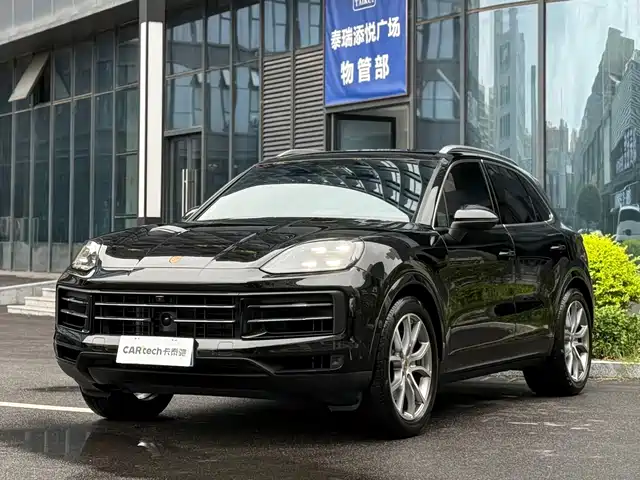 PORSCHE CAYENNE 2024