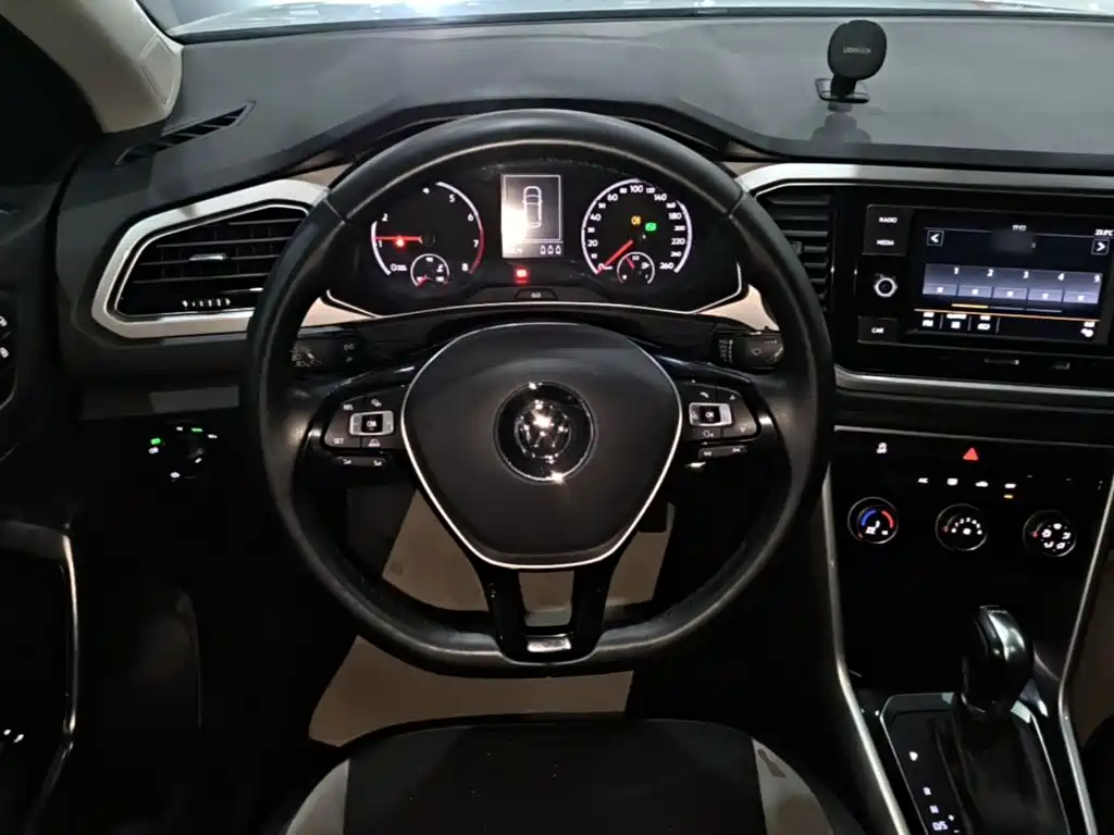 Volkswagen T-Roc — миниатюра 11