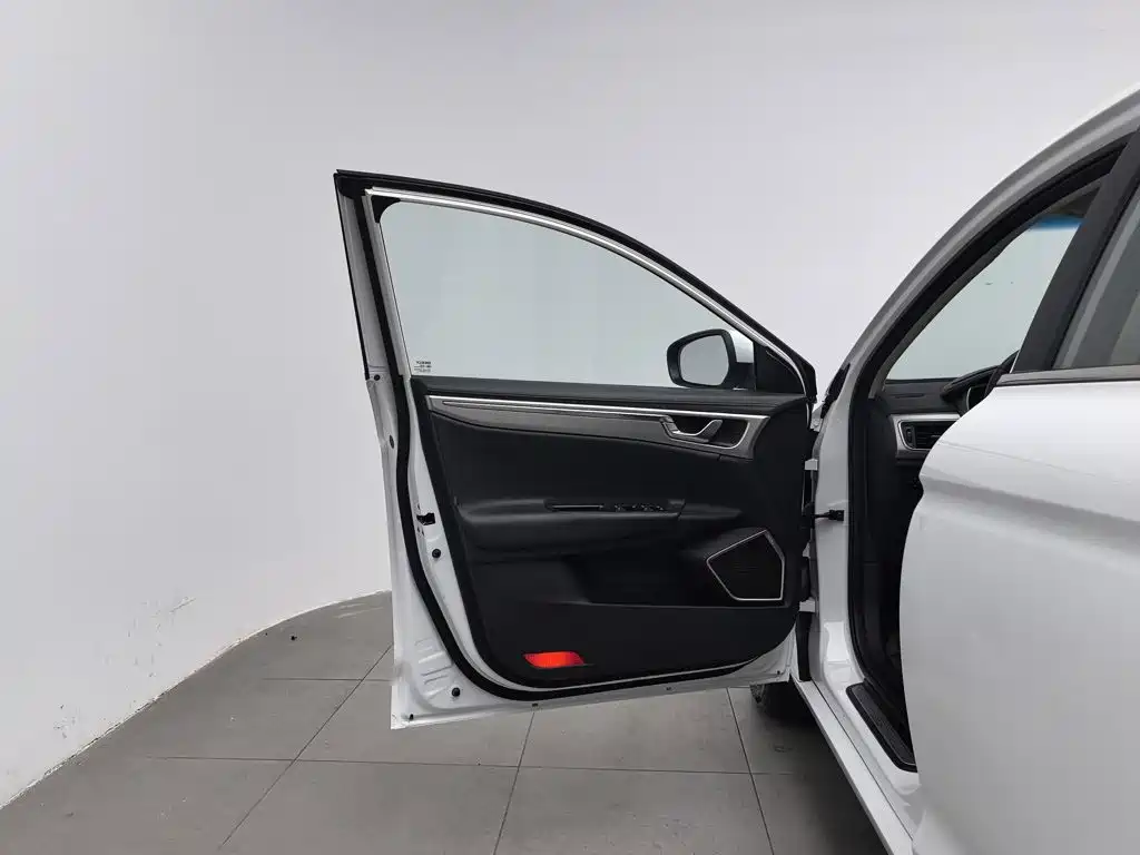 Geely Emgrand GL — миниатюра 8