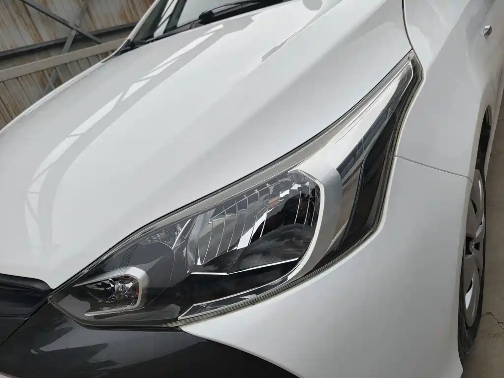 Toyota Yaris L — миниатюра 3