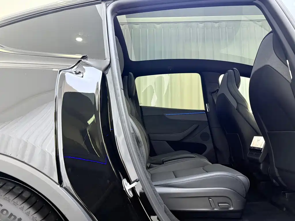 Tesla Model Y L — миниатюра 13