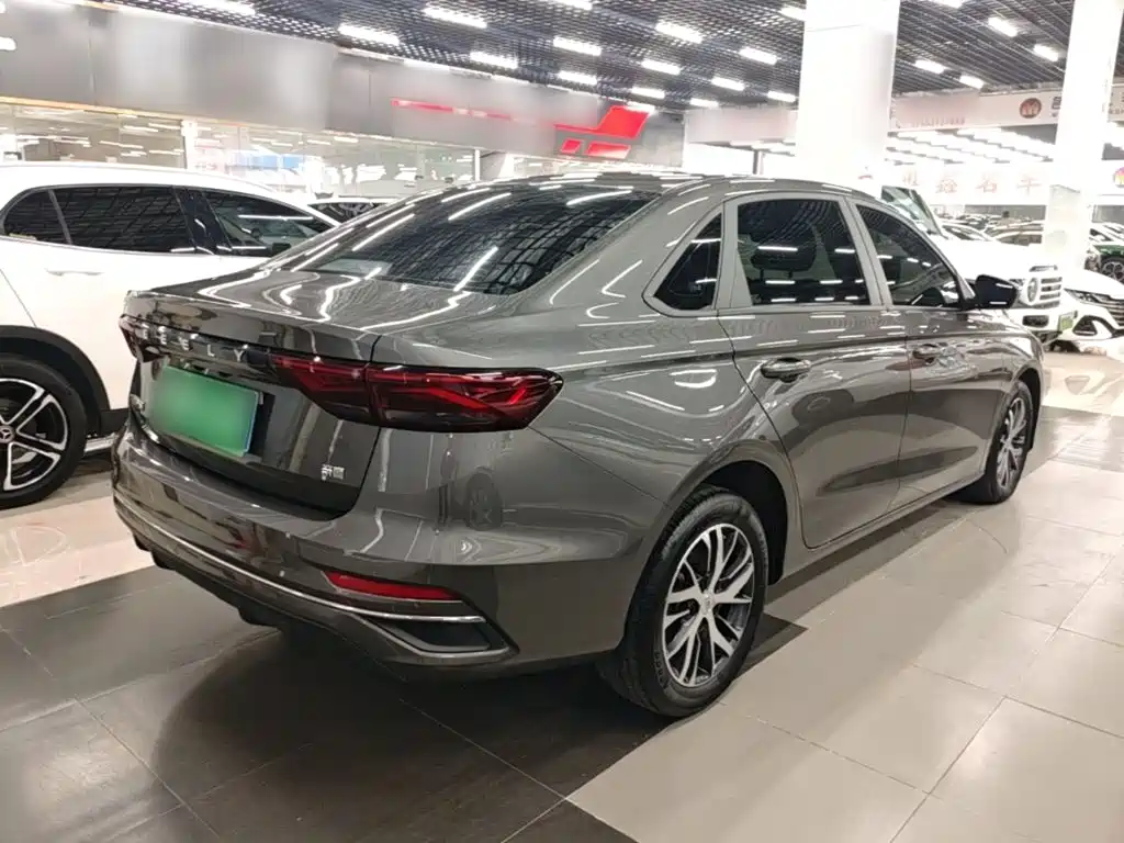 Geely Emgrand — миниатюра 7