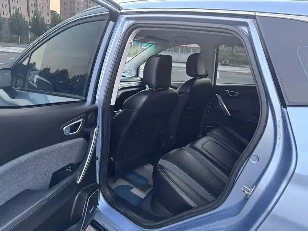 BAIC EX3 — миниатюра 6