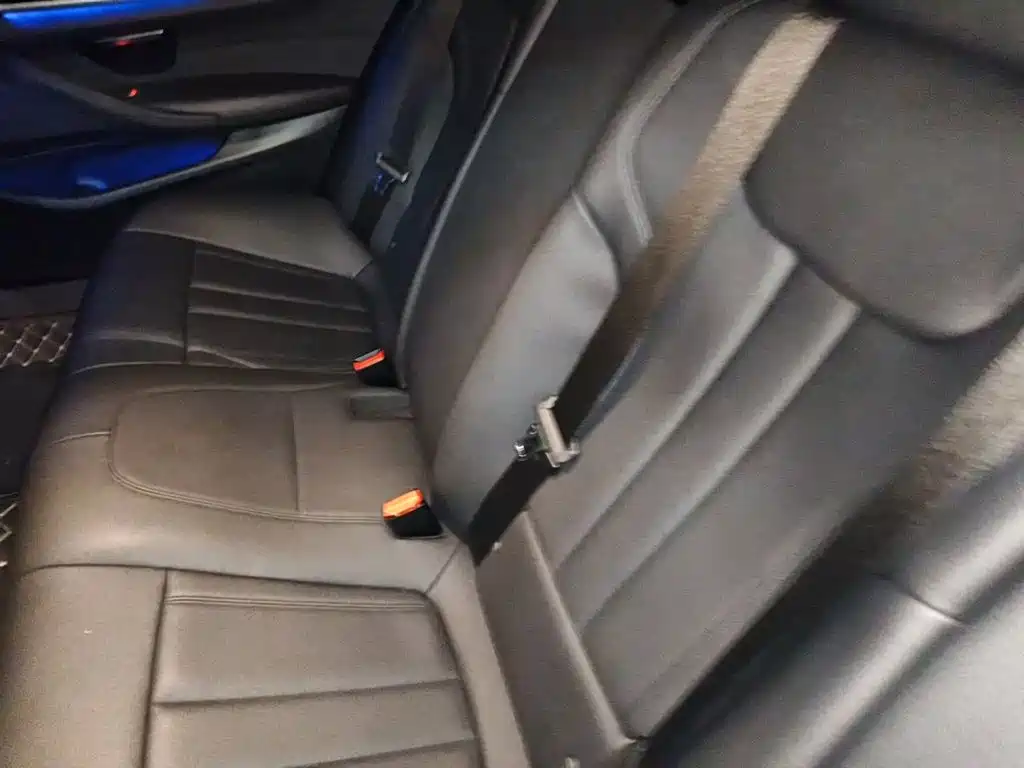 BMW 5 Series — миниатюра 15