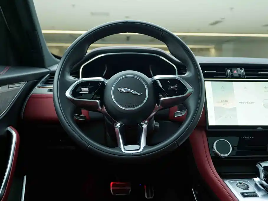 Jaguar F-PACE — миниатюра 19