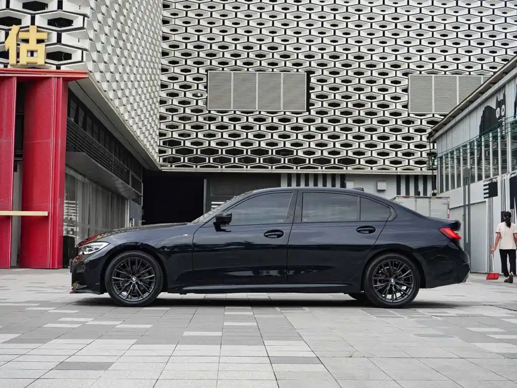 BMW 3 Series — миниатюра 4
