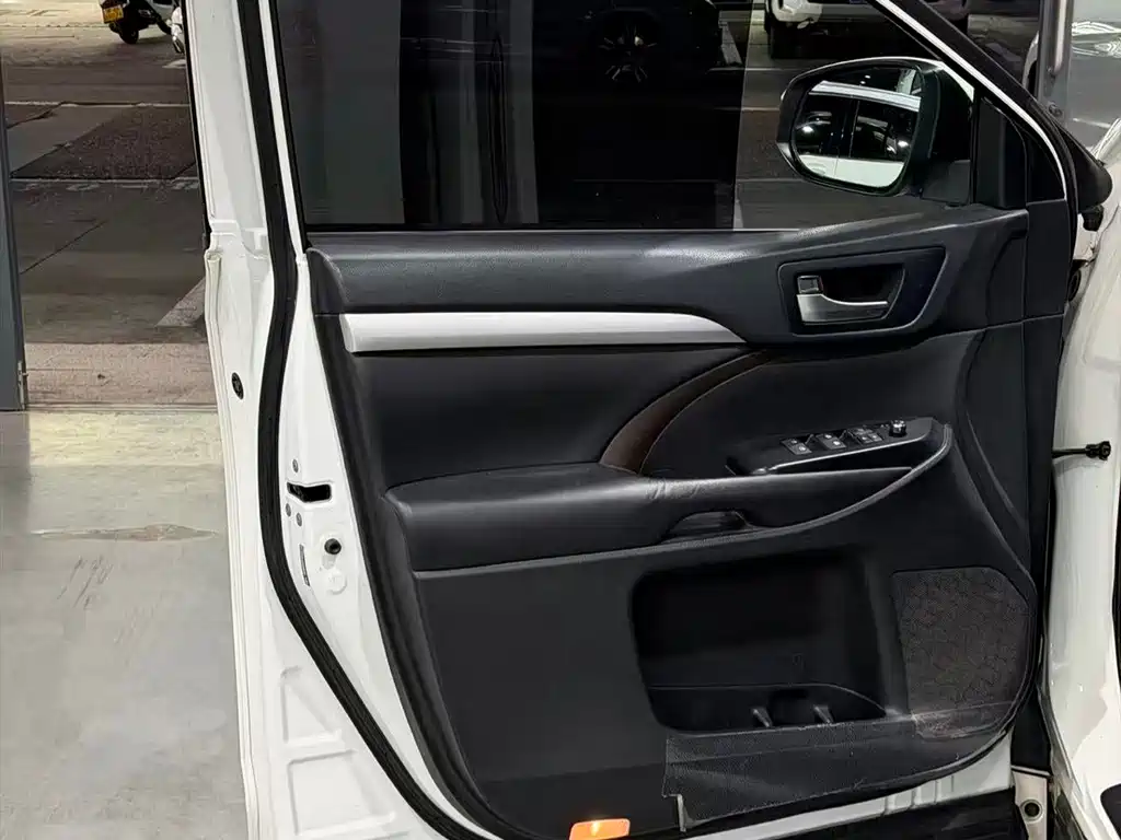 Toyota Highlander — миниатюра 5