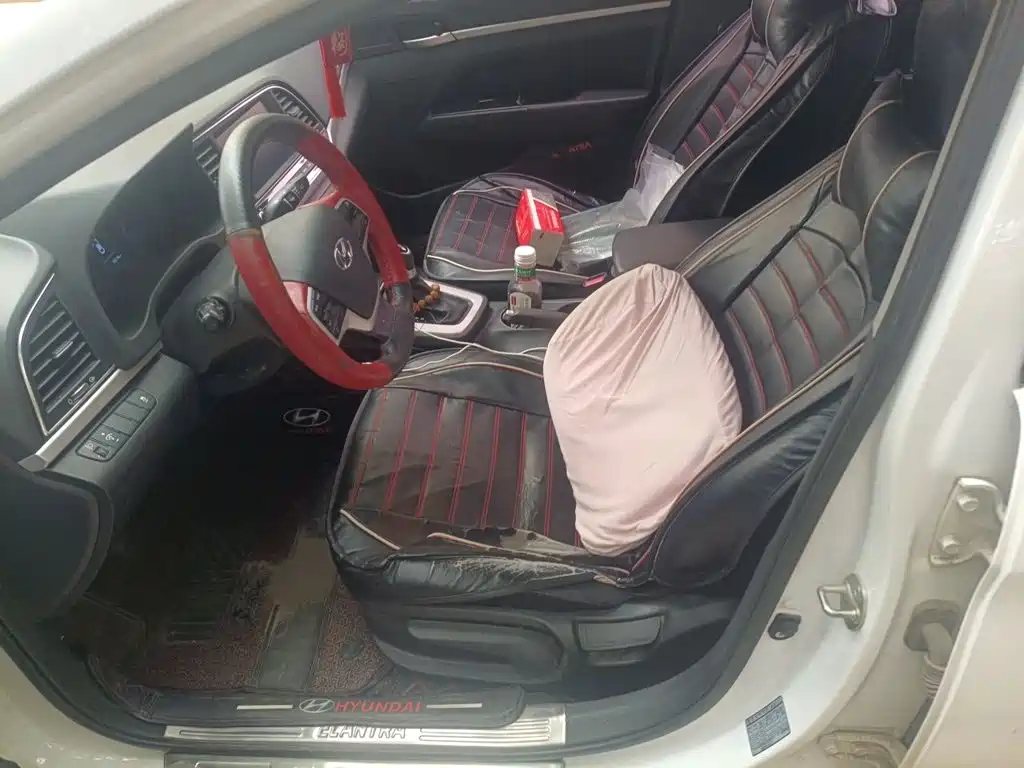 Hyundai Elantra — миниатюра 8