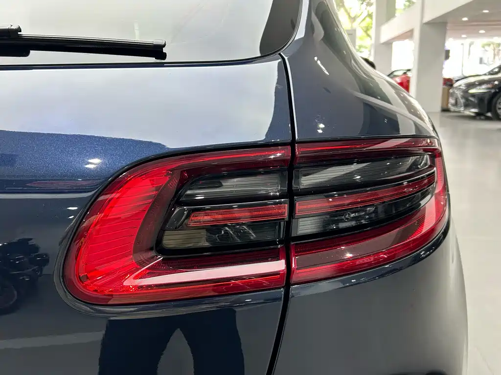 Porsche Macan — миниатюра 14