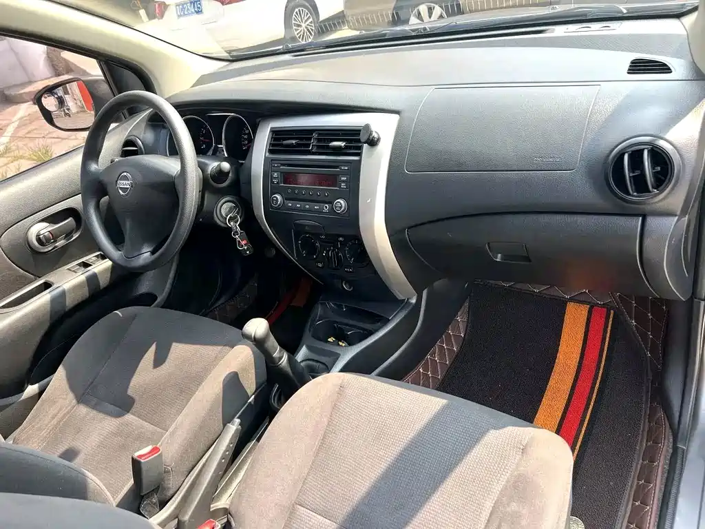Nissan Livina — миниатюра 4