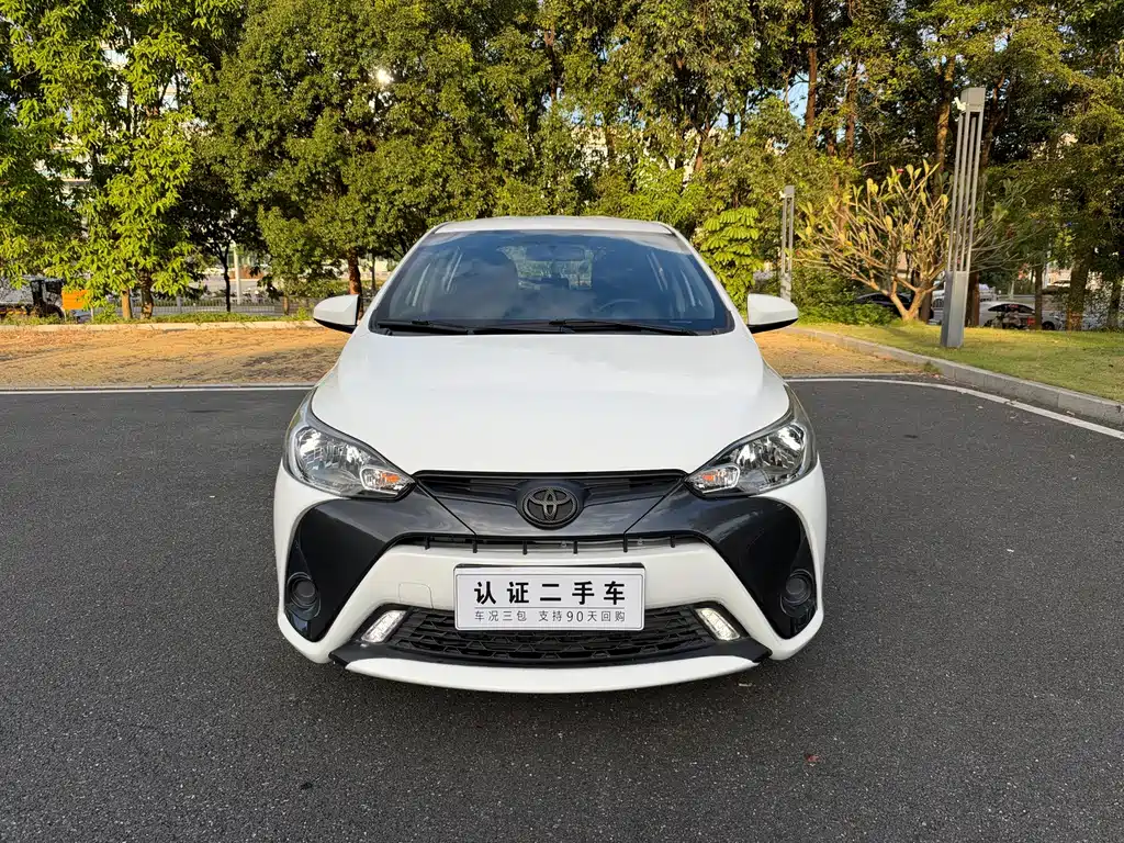 Toyota Yaris L — миниатюра 2