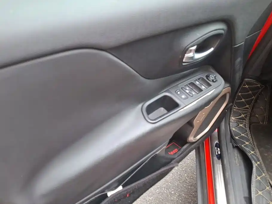 Jeep Renegade — миниатюра 7