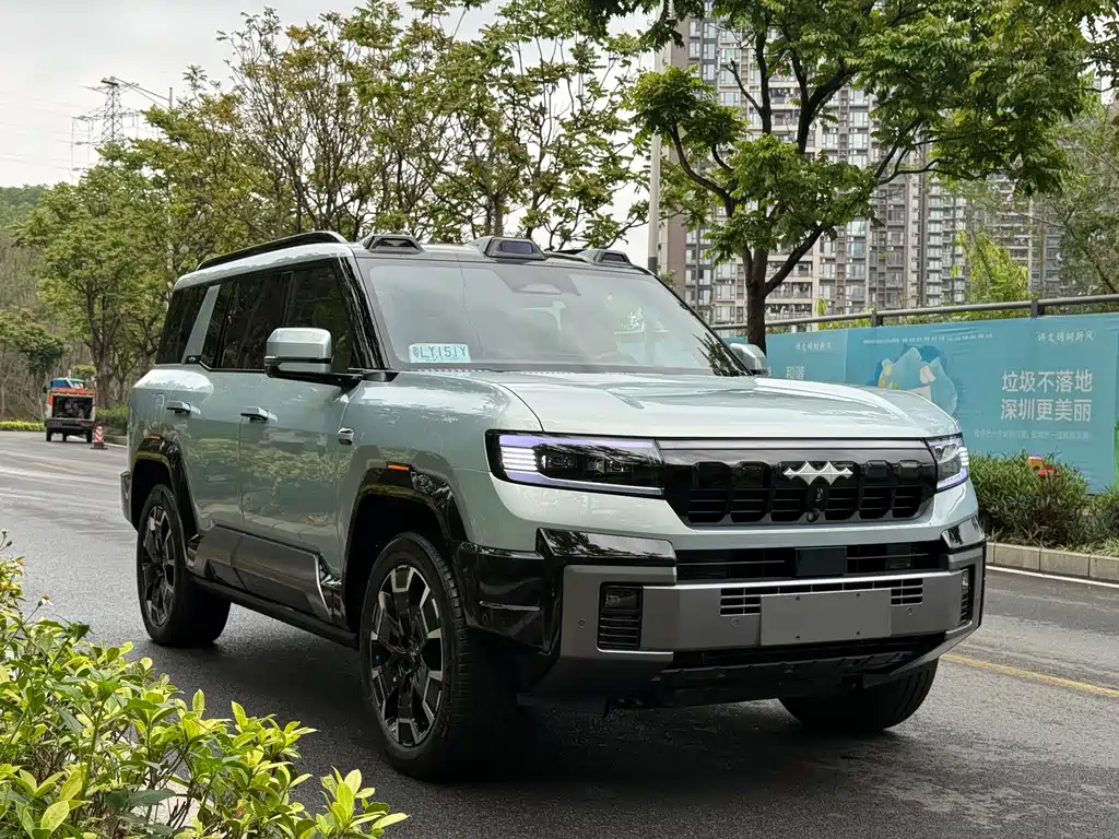 Fangchengbao Leopard 8 8 2025 Flagship 7 мест