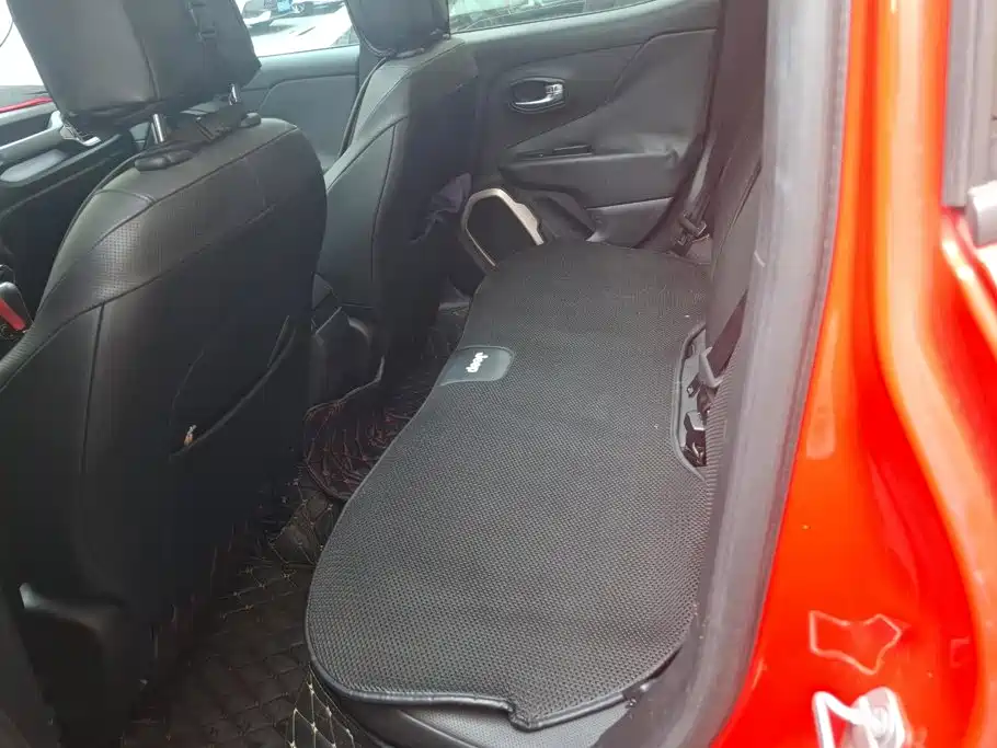 Jeep Renegade — миниатюра 11