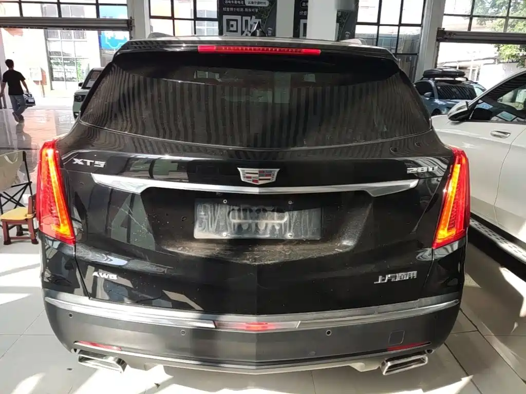 Cadillac XT5 — миниатюра 6