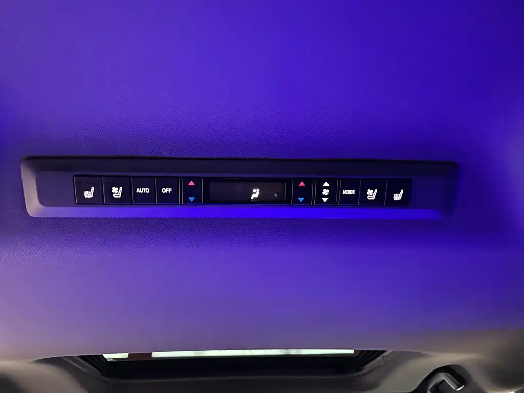 Toyota Sienna — миниатюра 15