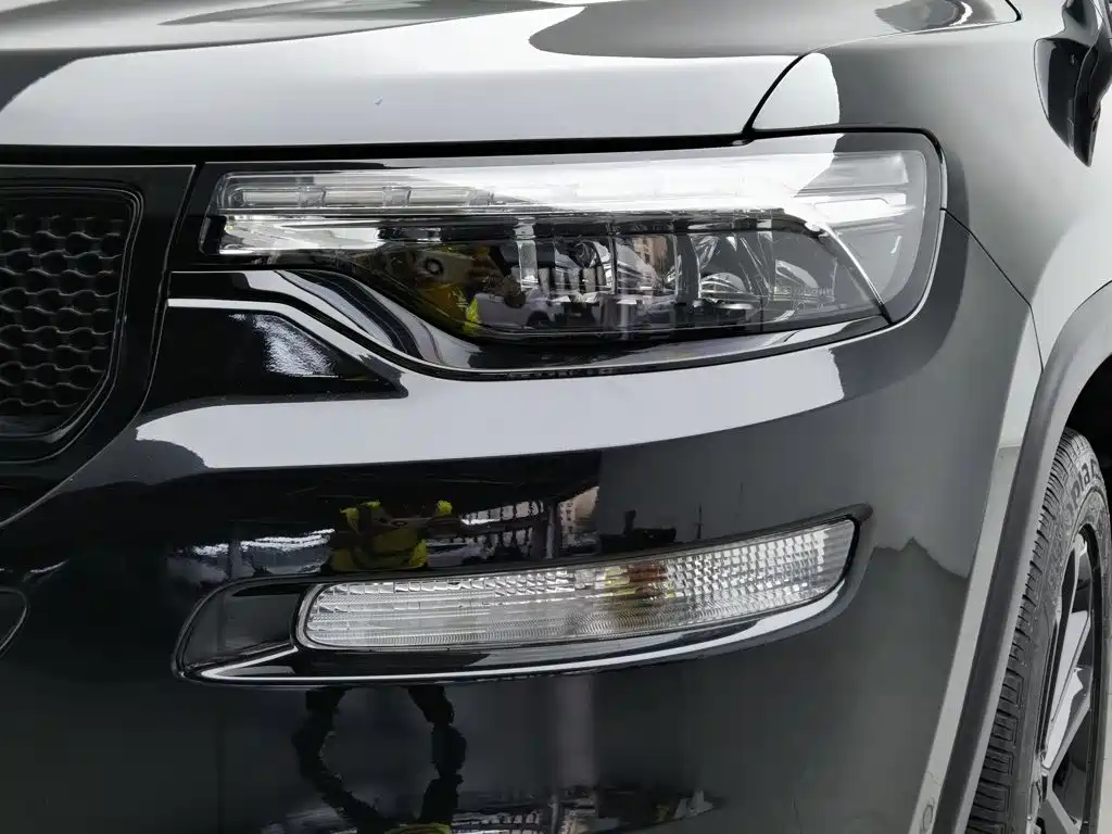 Jeep Grand Commander — миниатюра 7