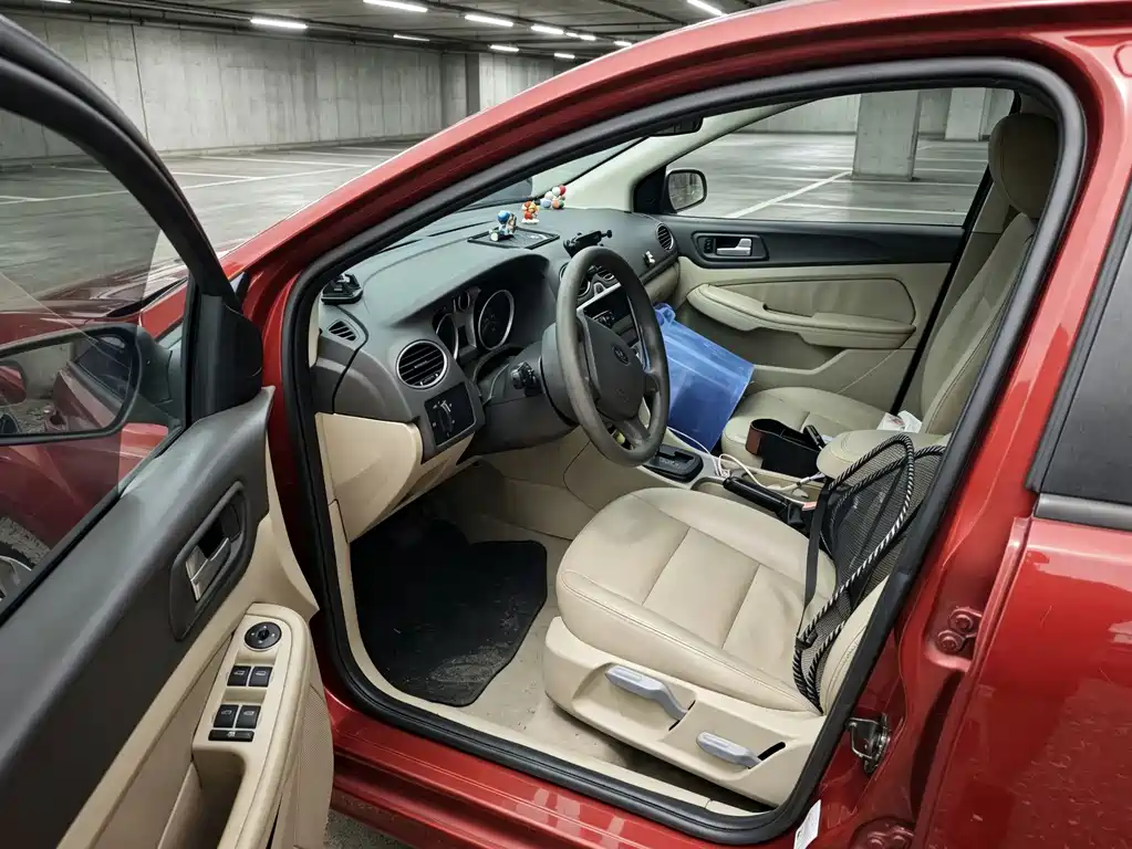 Ford Focus — миниатюра 7