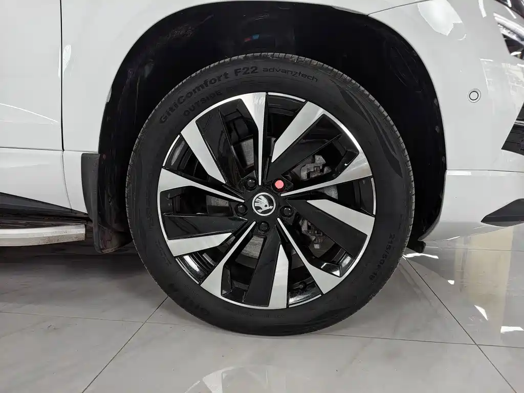 Skoda Karoq — миниатюра 4