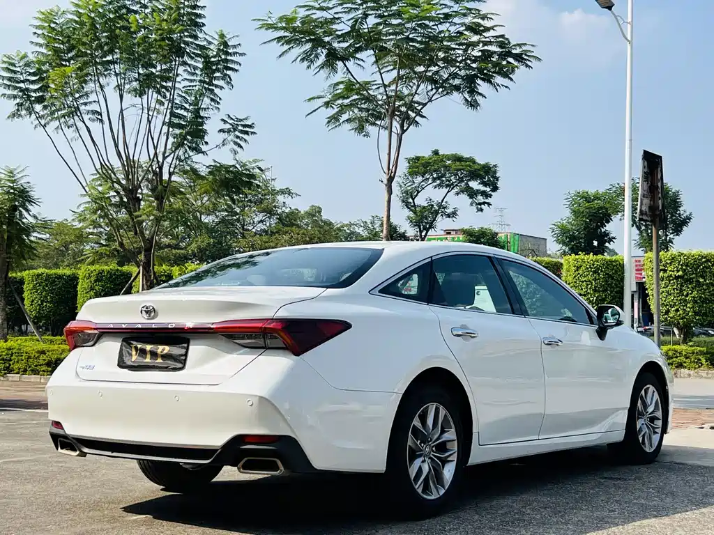 Toyota Avalon — миниатюра 6