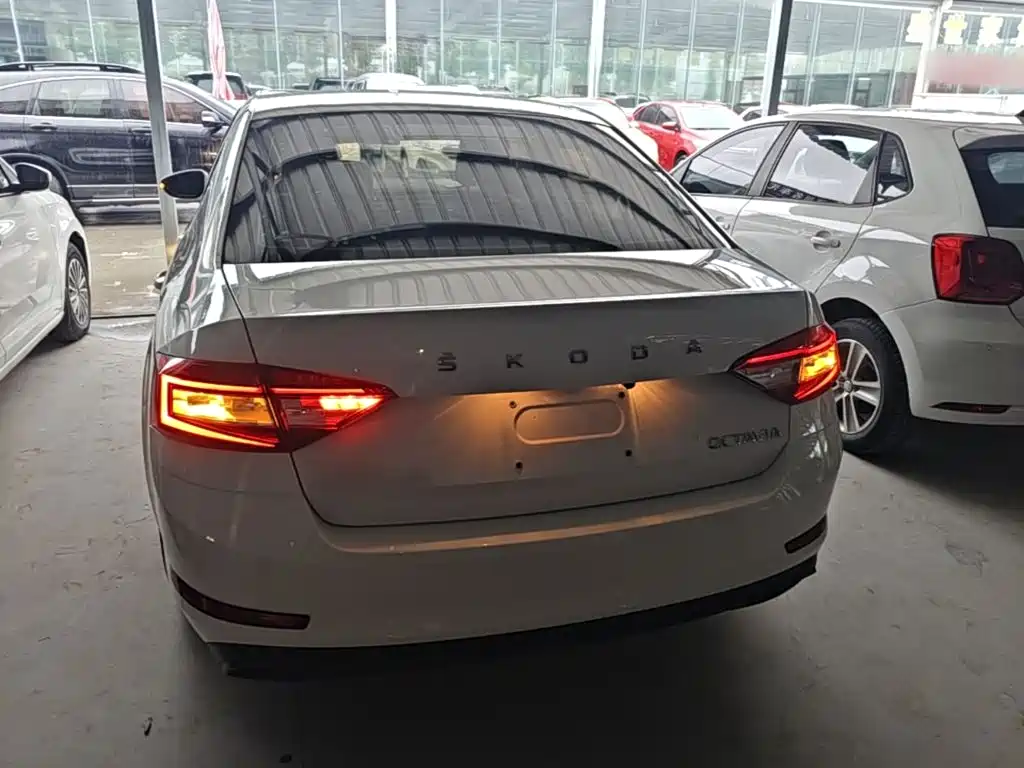 Skoda Octavia — миниатюра 6